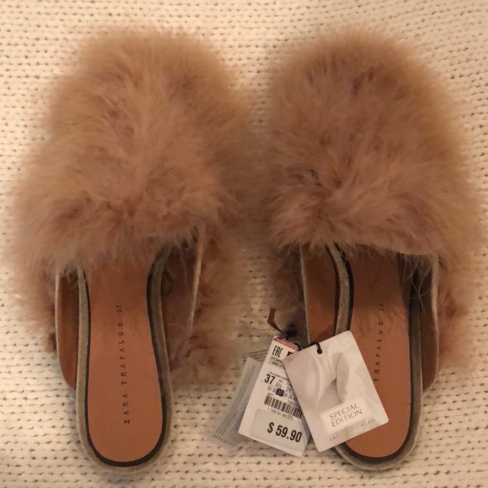 Zara Trafaluc tan fur slides mules sz 7. Worn once